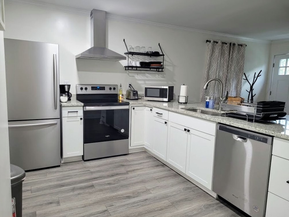 Renovated 2 Bed Walltown Home Walk to Duke B view 2