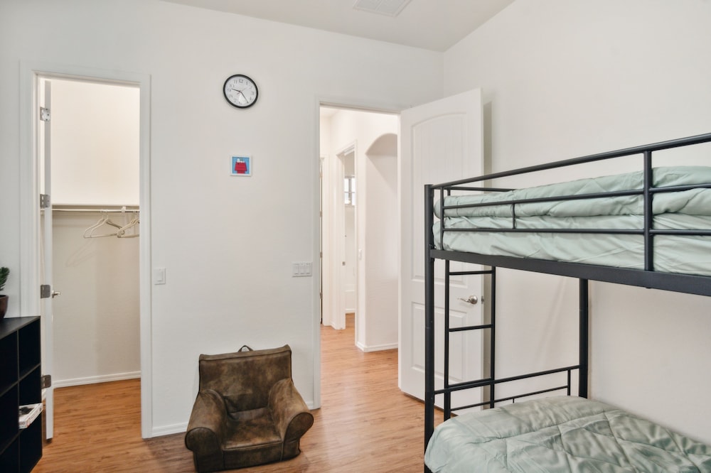 Cozy Granville Retreat W/ Modern Amenities 3 Bedroom Home