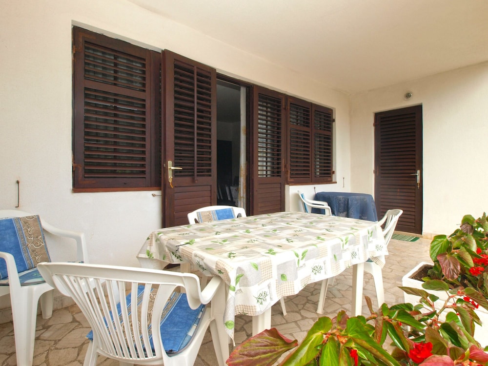 Apartment 1681 view 5