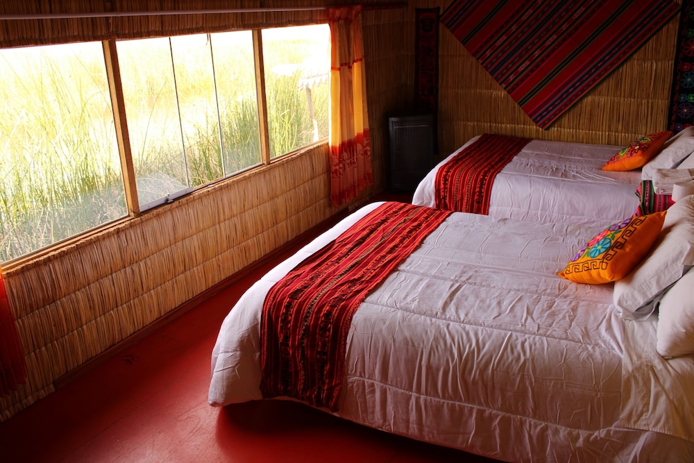 Titicaca Floating Lodge view 5