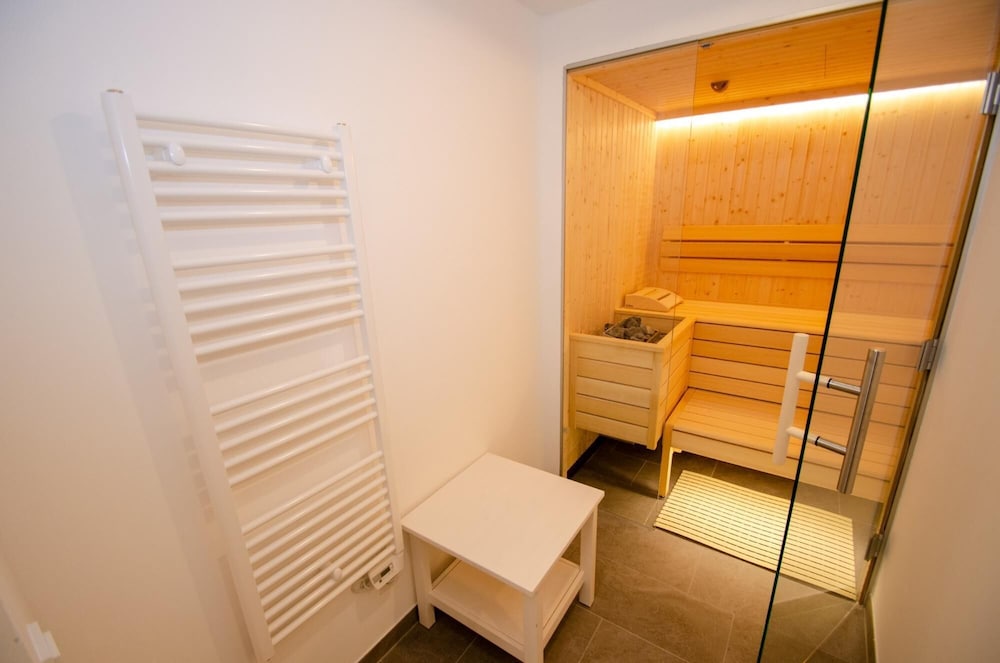 Finest Villa Zell am See - Penthouse Sauna