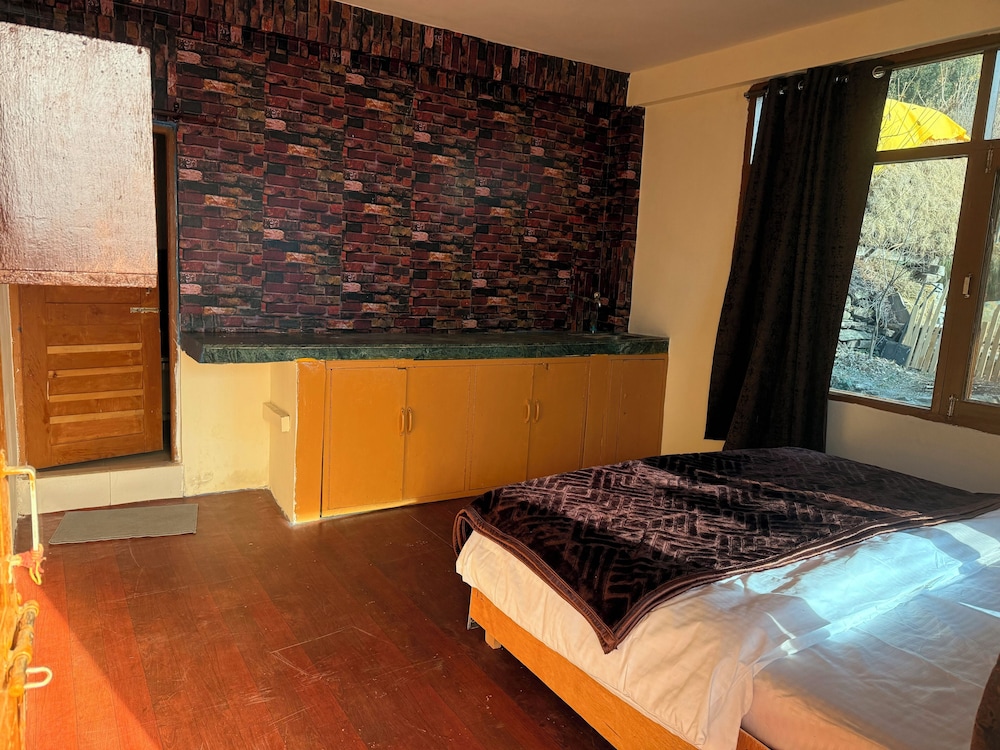 Aura by RA Manali - Mountain View