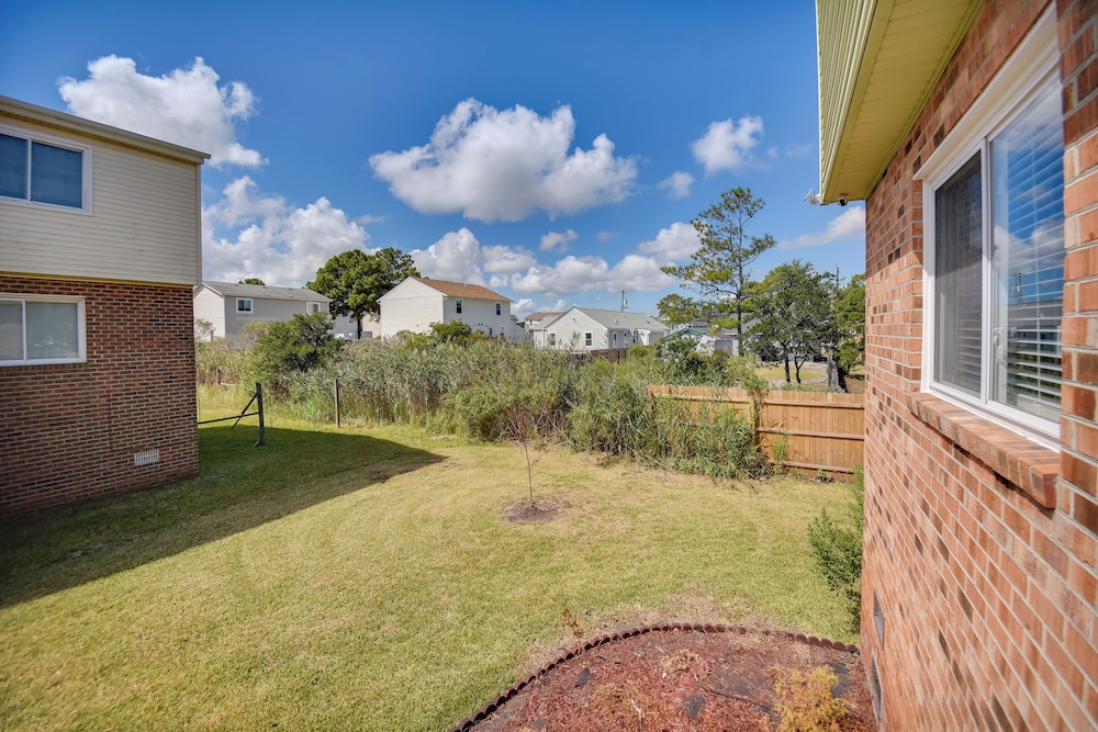 Easy Beach Access: Duplex 1/2 Mi to Chesapeake Bay
