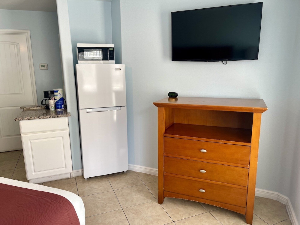 Beachgate Condo Suites And Hotel 526+527a+527b 3 Bedroom Condo