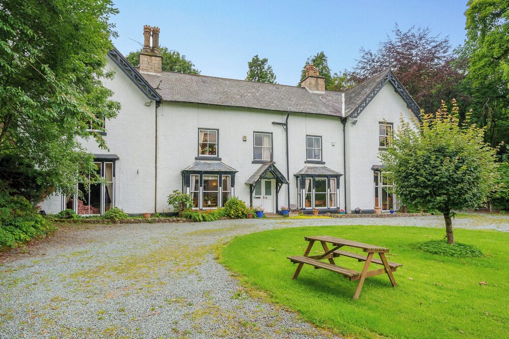 Brookside Manor House