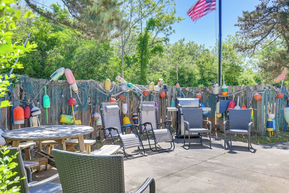 Coastal Truro Cottage - Close to Beaches & Ptown!
