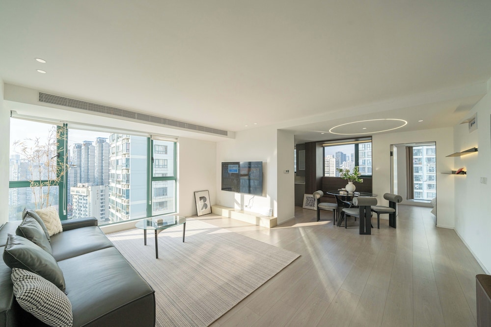 Book and Bed-Lujiabang