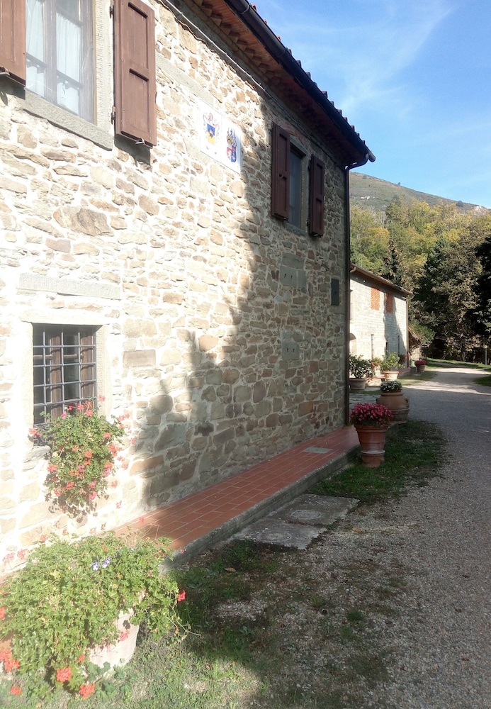 3 Rooms Flat in a Green Tuscany Valley view 4