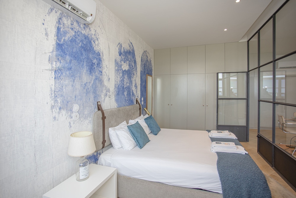 Modern Coastline Apartment view 5