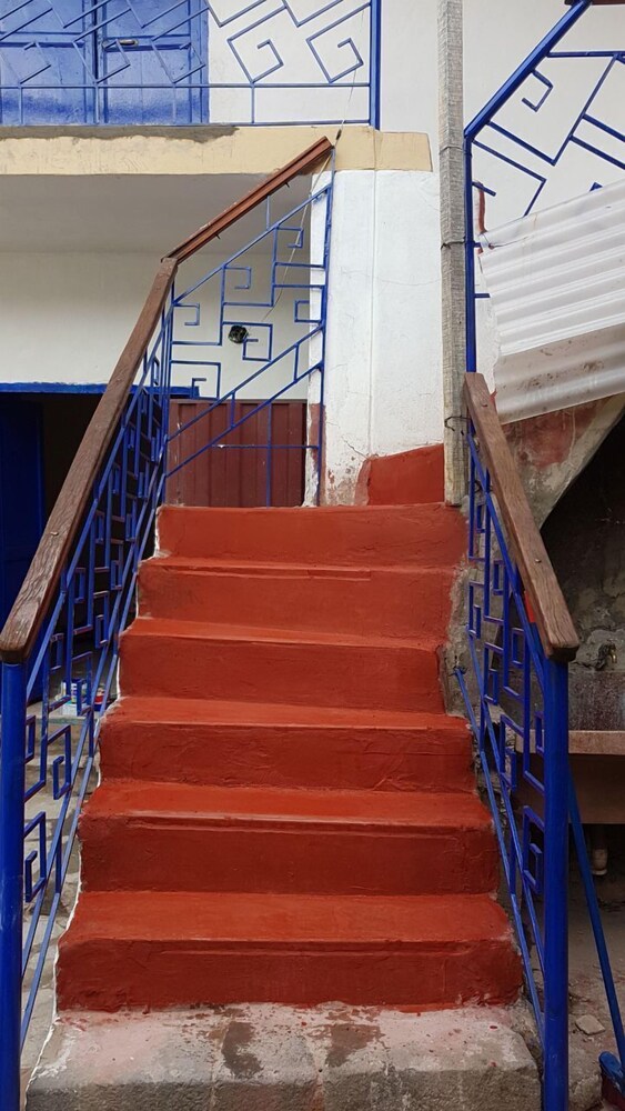 Reinbo Hostel B&B