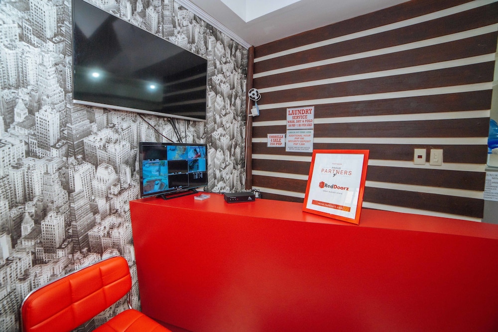 RedDoorz Plus @ A Santos Road Angeles City view 2