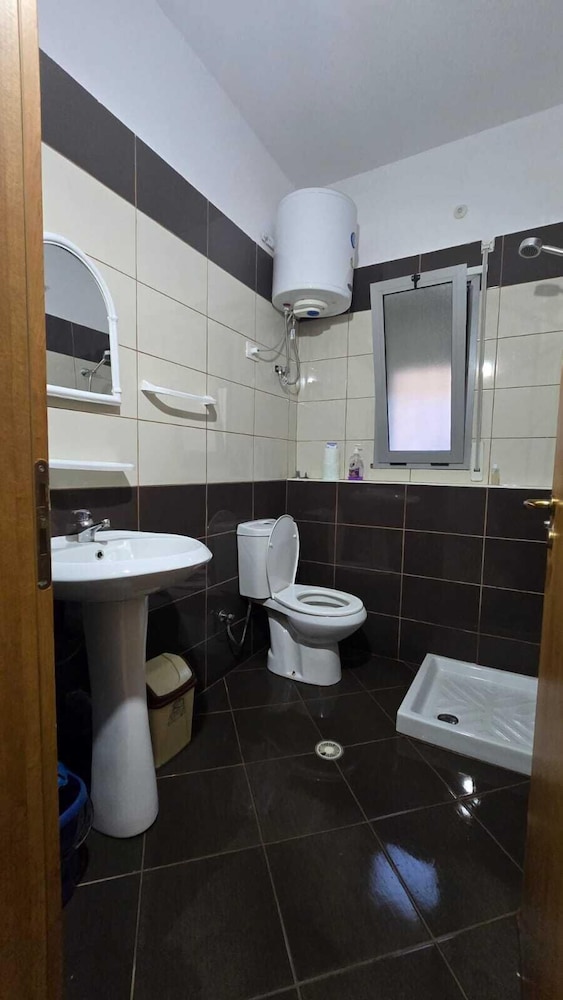 Tirent Apartment - Your Beach Home in Vlorë