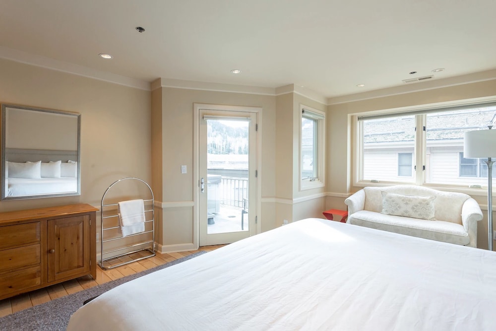 Royal Plaza at Deer Valley Resort - One Bedroom Condo with Hot Tub #301 1 Condo