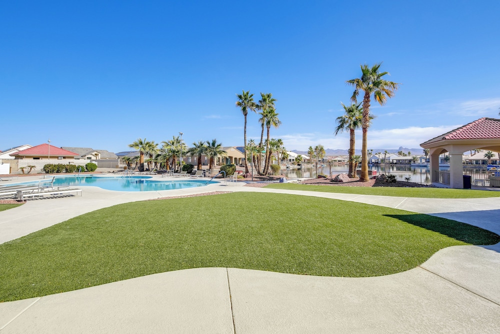 Spacious Luxe Home w/ Lake Access in Fort Mohave!
