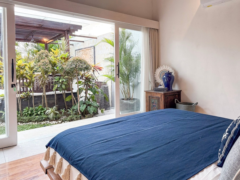 Villa St Calyx by DVH Luxe Retreats 3BR