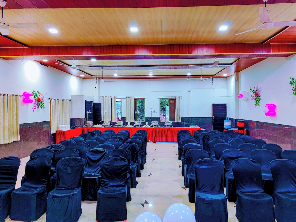 Hotel Vatika Inn