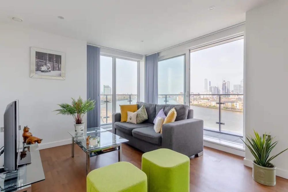 2BD Flat Overlooking the River Thames! - Greenwich
