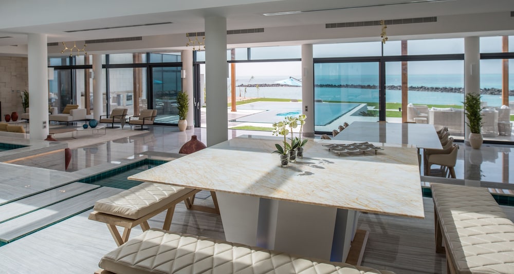 Nurai Island Resort