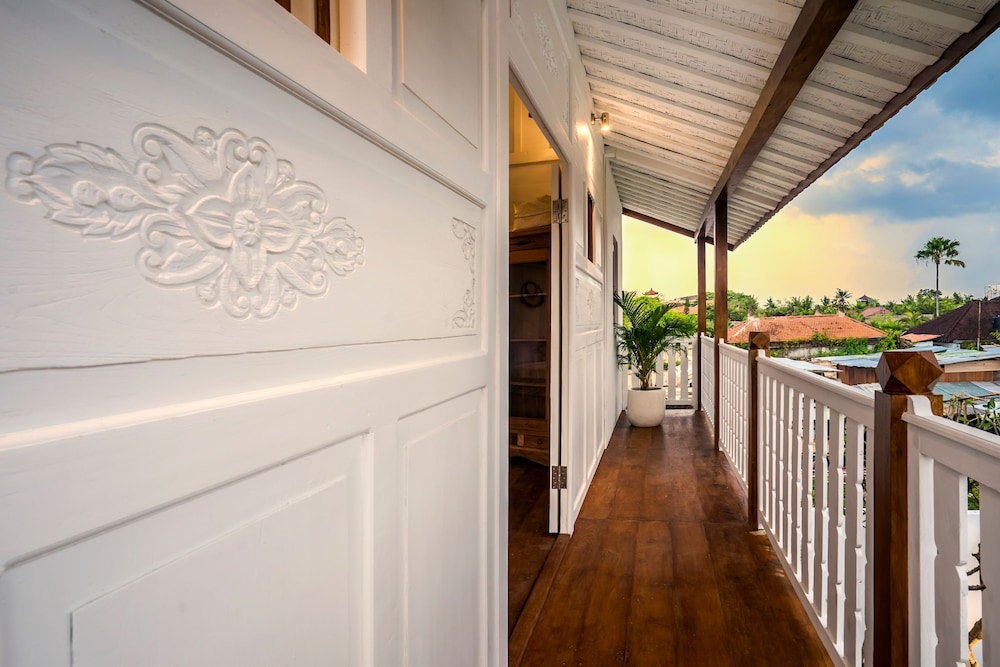 Villa Folie by Alfred in Bali - New 5bdr Dream Villa in the Heart of Seminyak