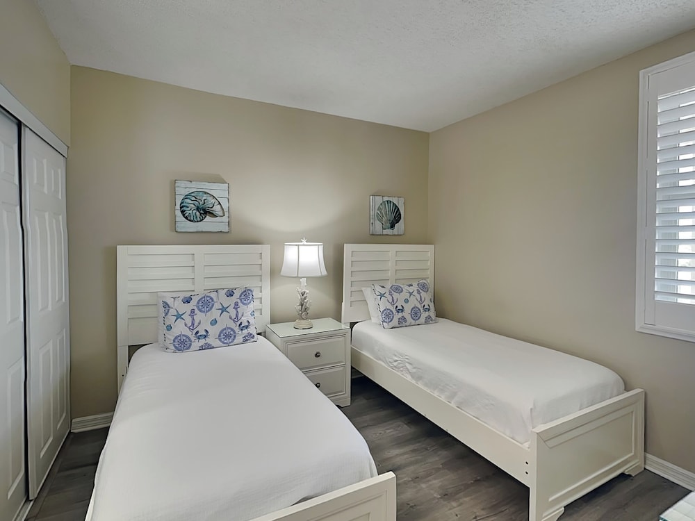 Emerald Key #602 by Southern Vacation Rentals