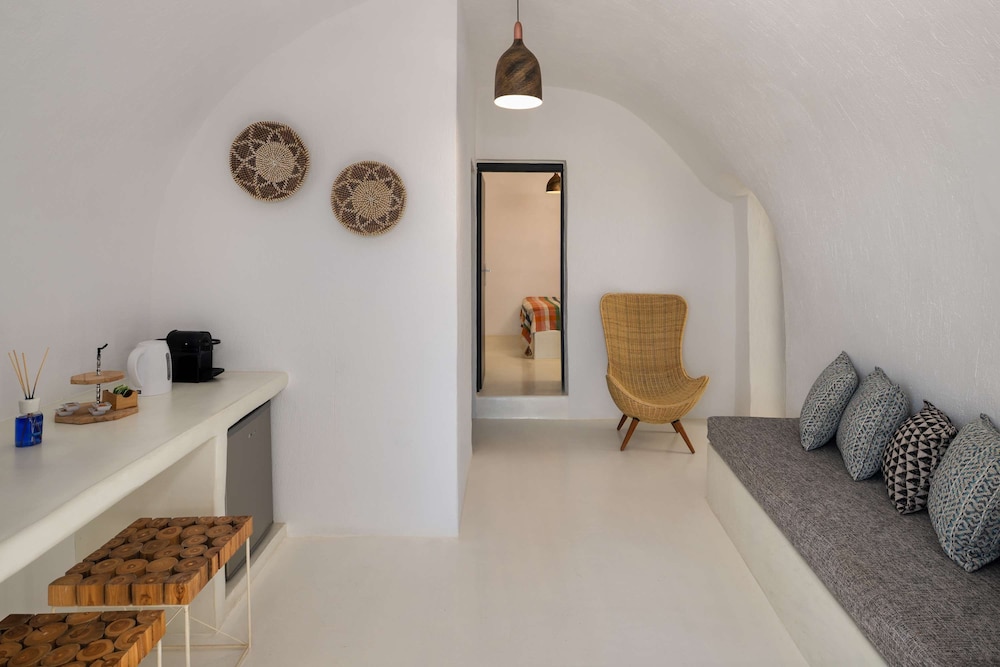 Amphora Selene Seaview Getaway in Akrotiri