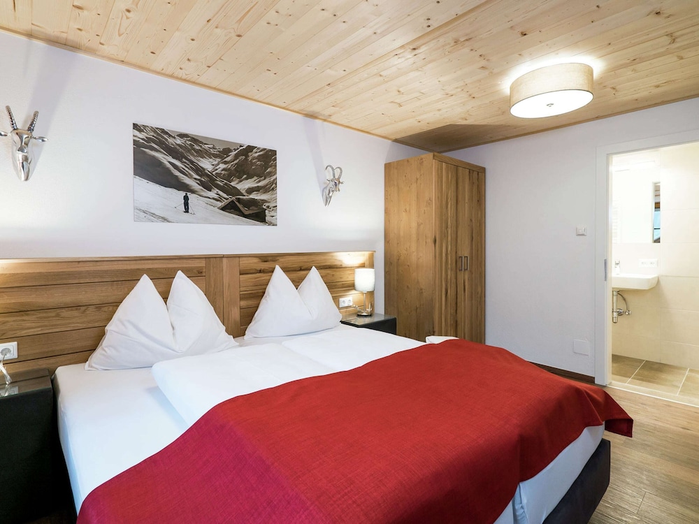 Luxurious Apartment in Saalbach-hinterglemm Near Ski Area view 3