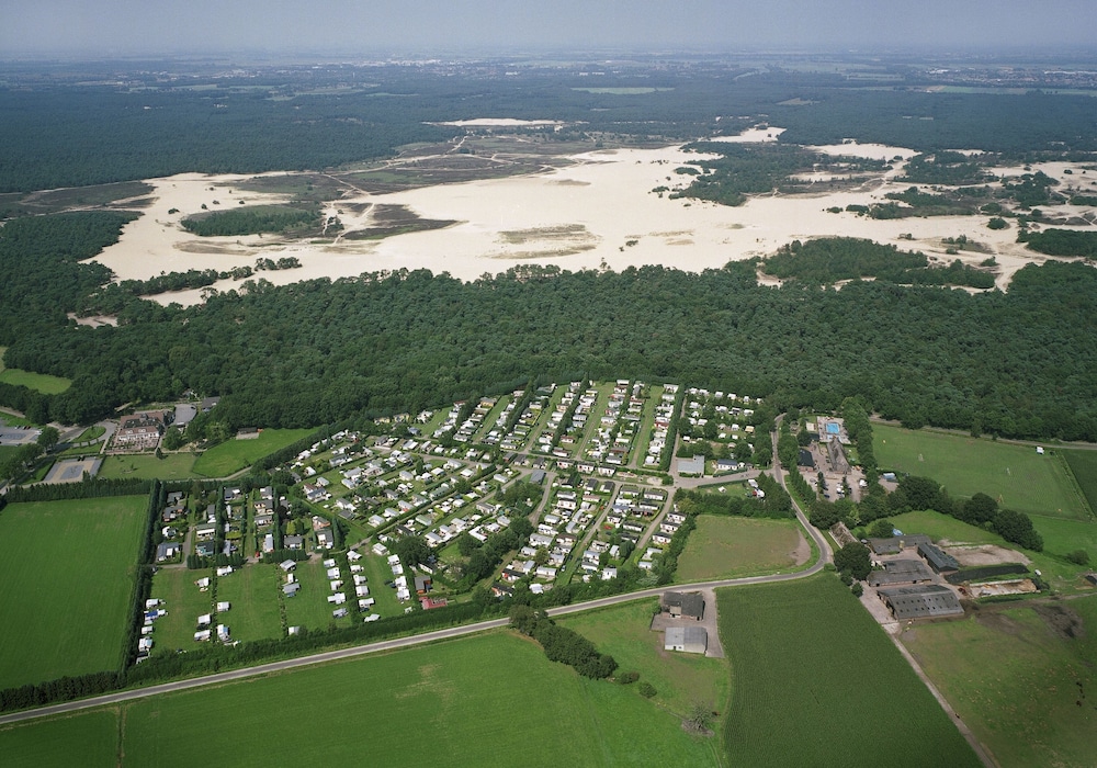Hotel Holidaypark Duinhoeve - Image 1