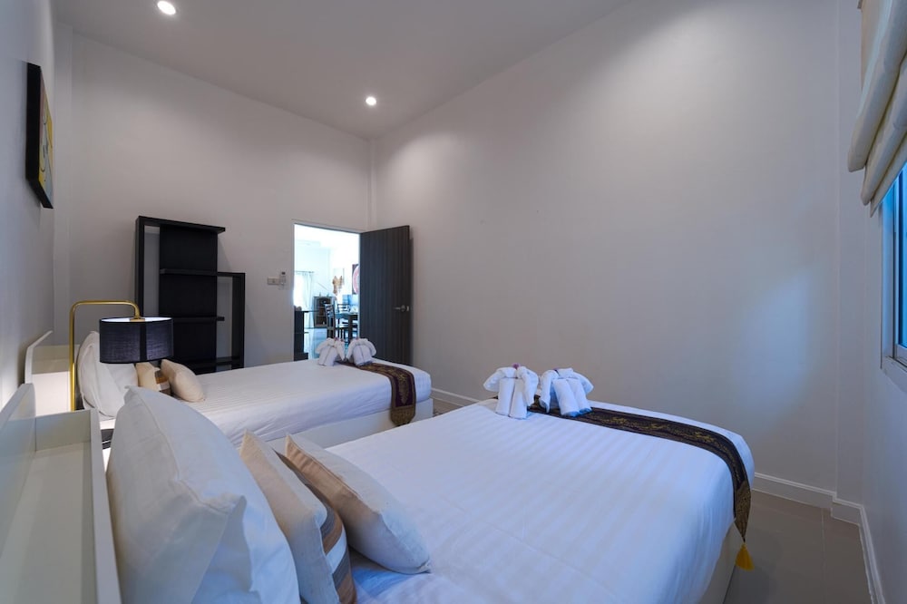 Modern Private 3 Bedroom Pool Villa GA1