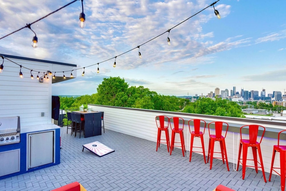 Nashvegas 13 Beds Rooftop Views Mins to Broadway