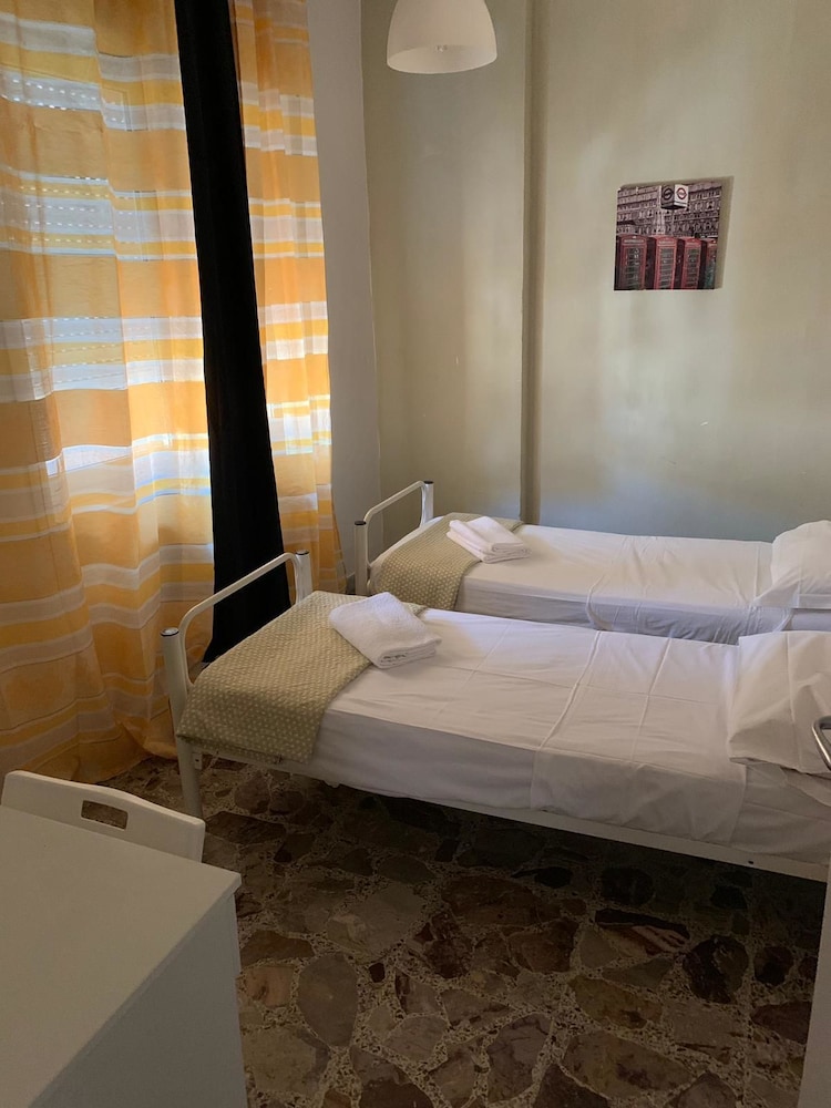 Hostel alexander