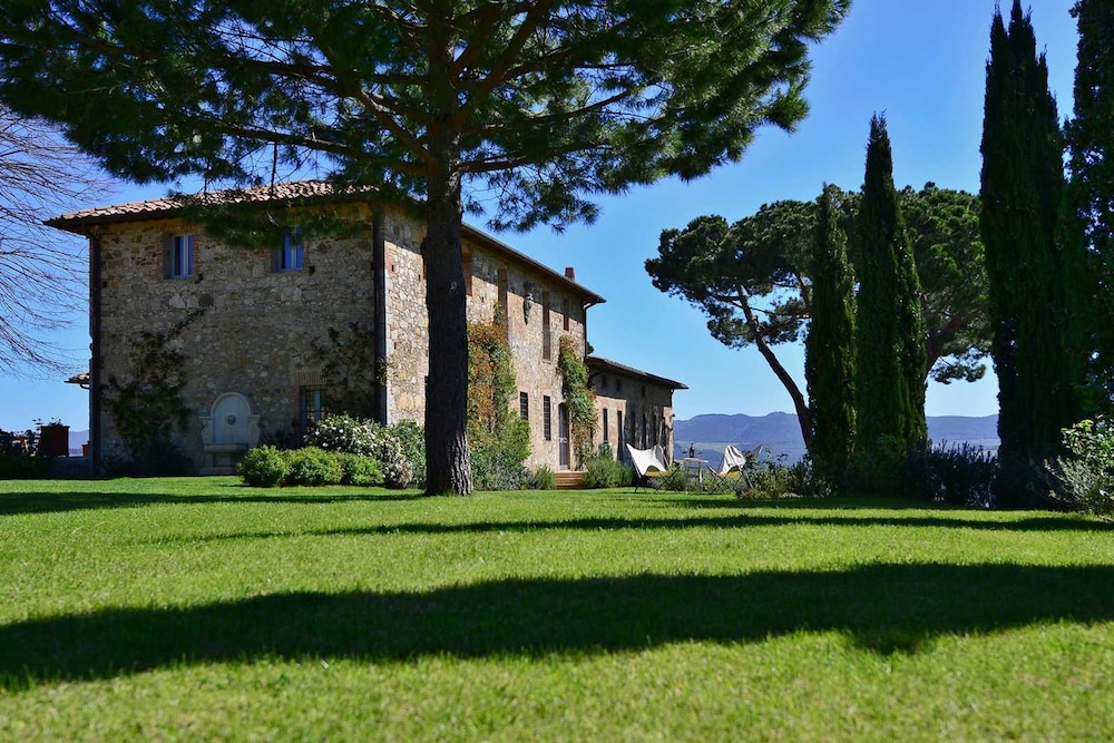 New Historic Tuscany Country House Retreat in a Vineyard Near Siena Villa Chiantissimo