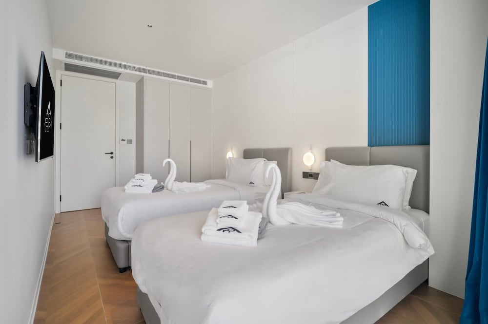 Premier Kora 3-bedroom Apartment E333 Beachfront