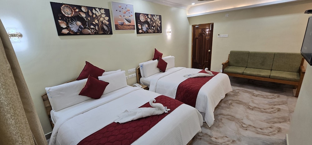 HOTEL KCR GRAND