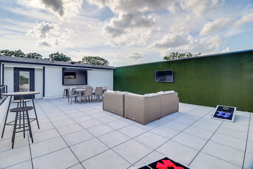 Townhome Near At&t Stadium: Great for Game Day!