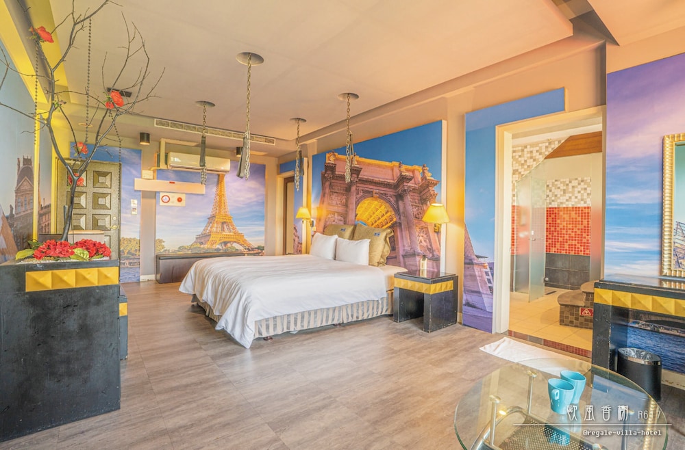 Regale Villa Hotel