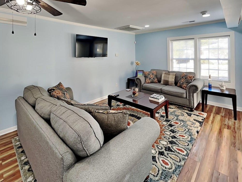East Coast Ku'uipos Cottage by Carolina Retreats