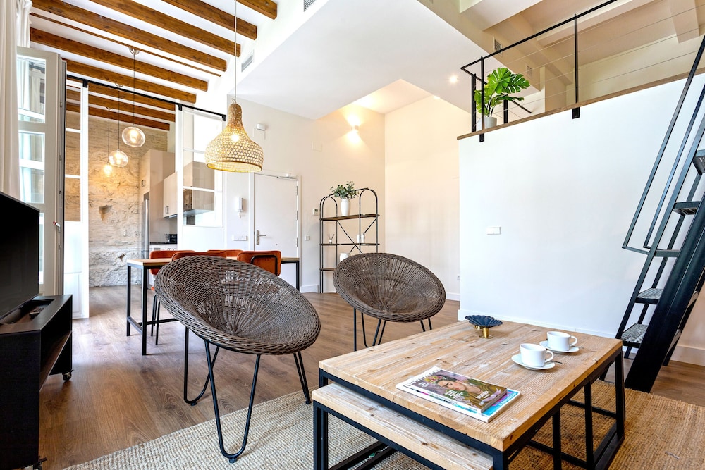 Cozy Apartment in the Center Almirante Lobo I