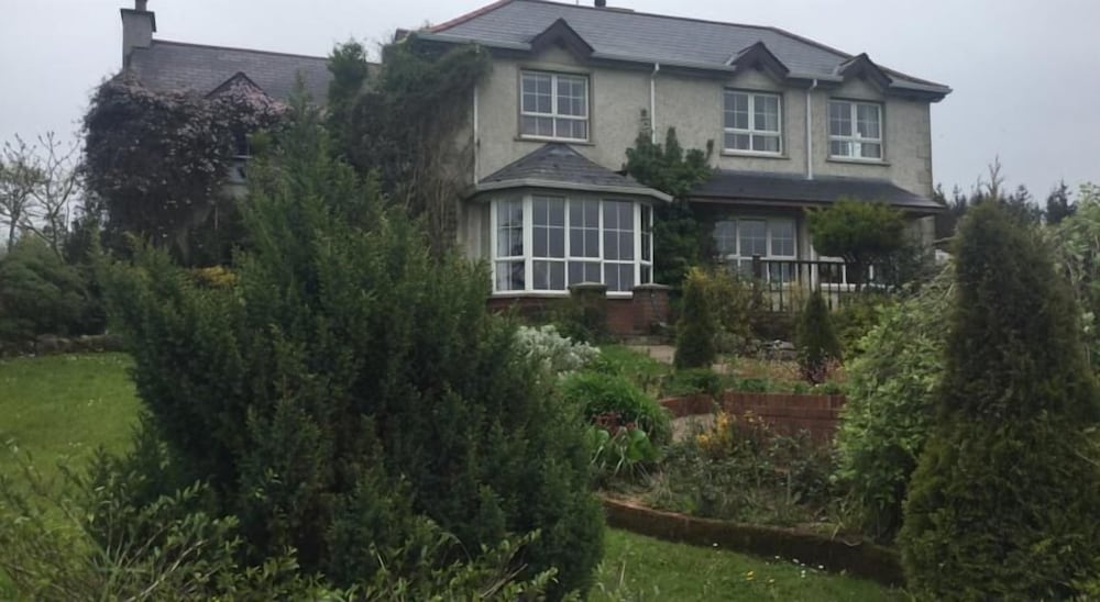 Hotel Dulrush Fishing Lodge and Guesthouse - Image 1