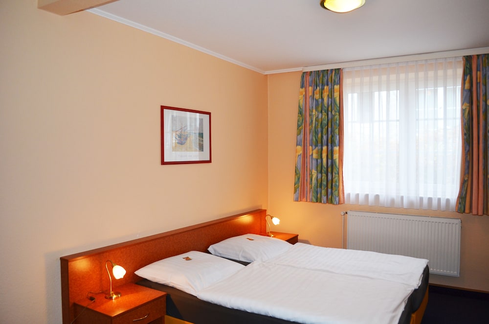 Waldhotel Humboldt FeWo2 - Property Image 1