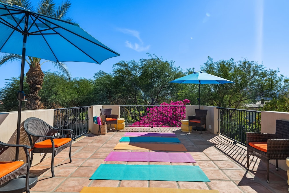Villa del Gallo by Avantstay Luxury Group Retreat Pool Putting Green