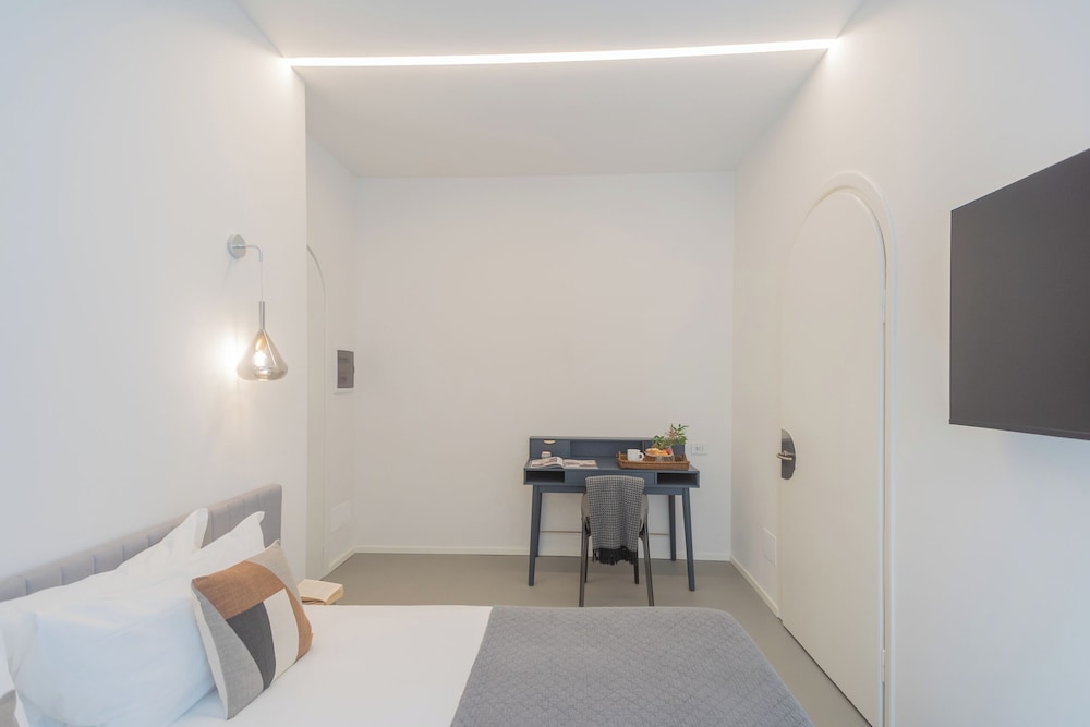 Como Liberty Suites - Garbo by Rent all Como