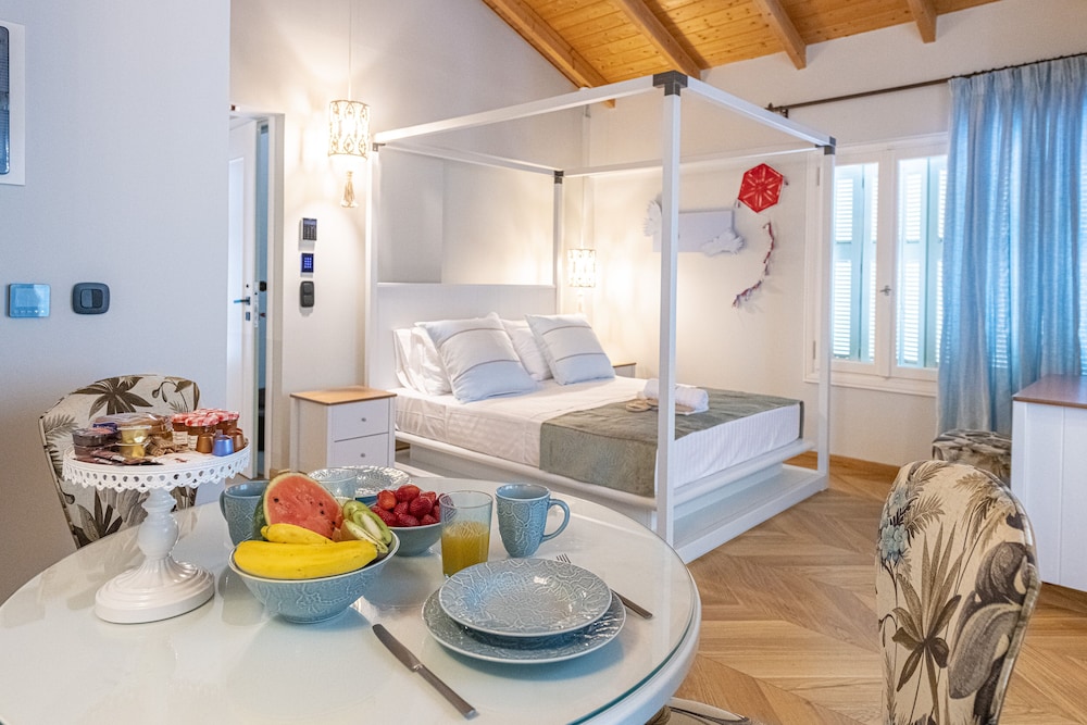 Ipelhome Plaka Boutique Apartments