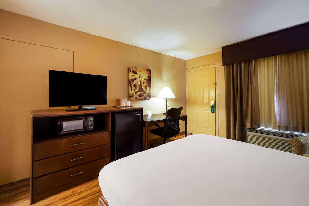 Quality Inn & Suites West Helena