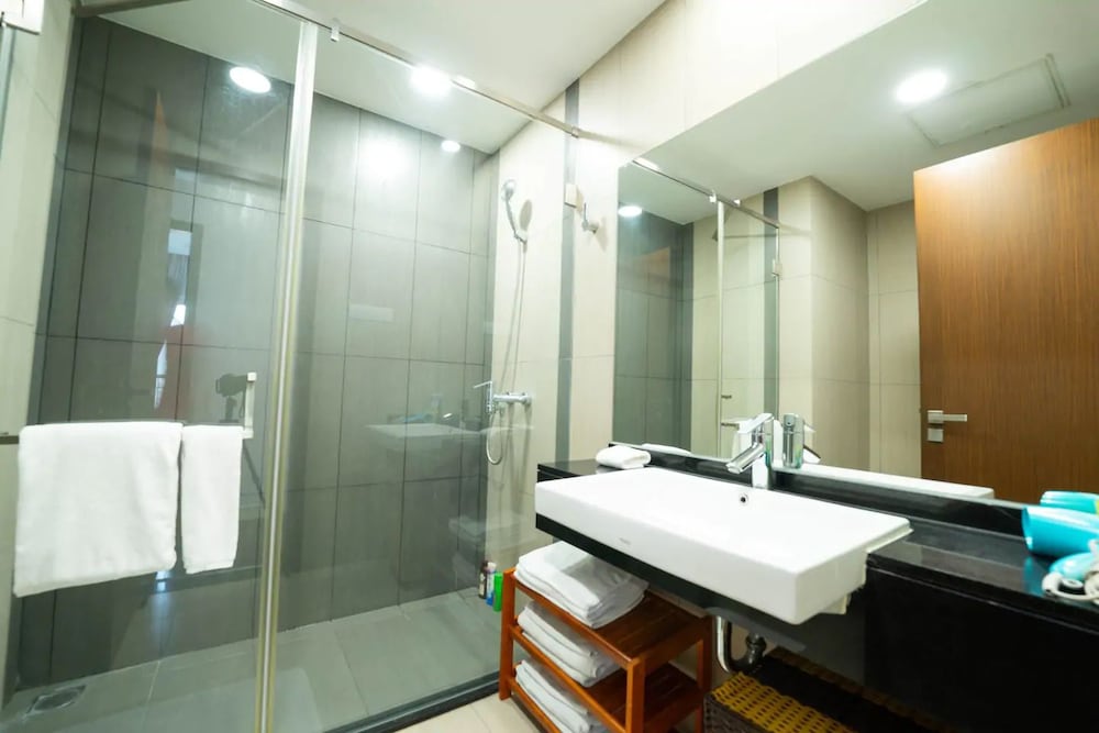Bayhomes Lancaster Serviced Apartment