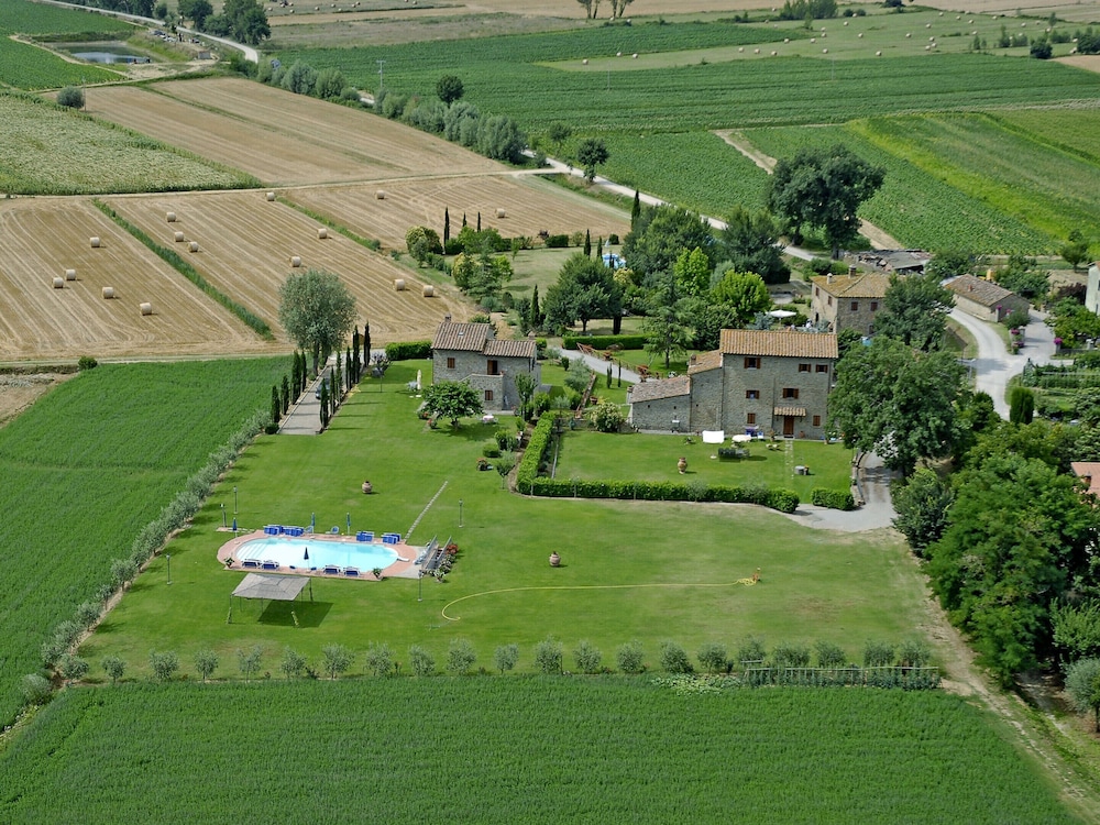 Cortona Vacations - Agriturismo Near Cortona With Swimming Pool - Property Image 34