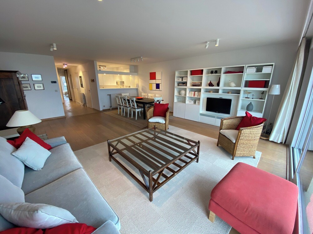 Seafront Palm Beach Stay