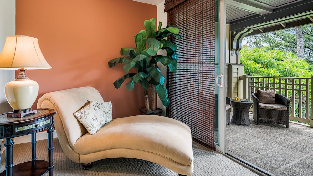 Peaceful Mauna Lani Getaway - Pool, Golf & Private Beach Access - Vrkcv