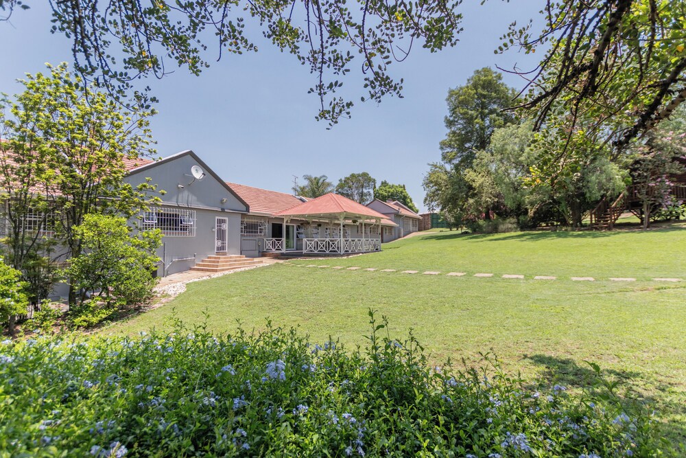 Grand Manor
