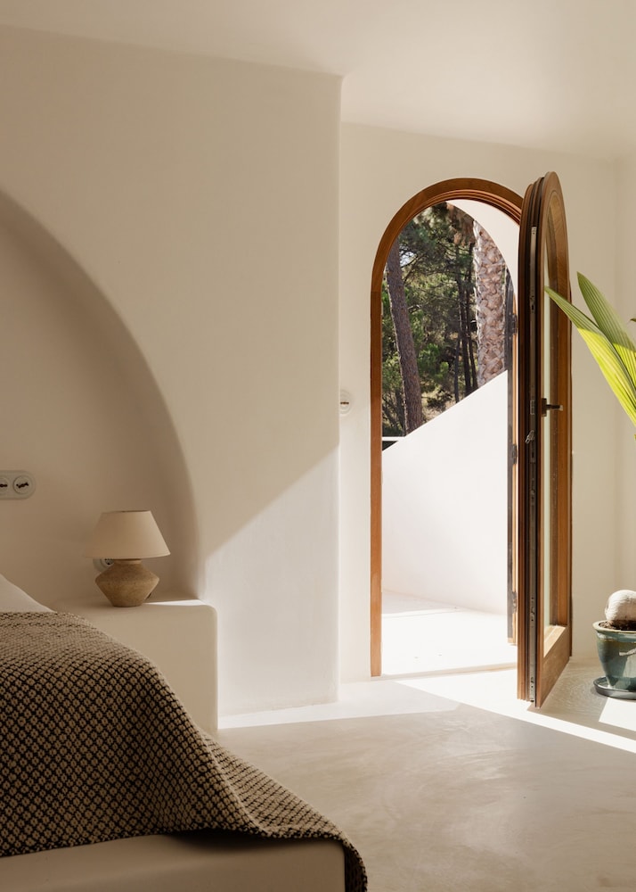 Elysian Villa by Cadenzalux