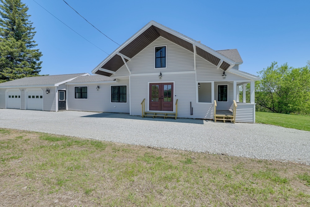 Pond Views: Spacious Family Home in Presque Isle!